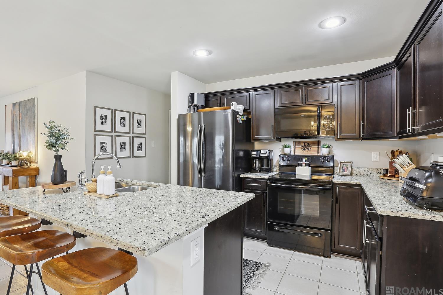 Denham Springs, Louisiana 70726, United States, 3 Bedrooms Bedrooms, ,2 BathroomsBathrooms,Residential,Pending,22296