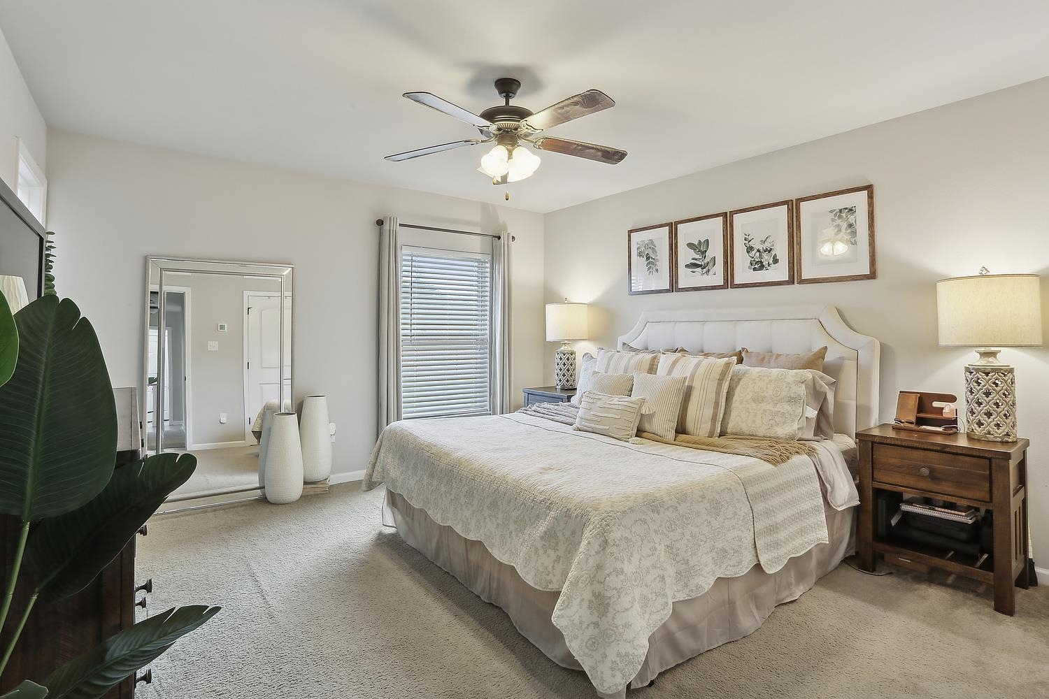 Denham Springs, Louisiana 70726, United States, 3 Bedrooms Bedrooms, ,2 BathroomsBathrooms,Residential,Pending,22296