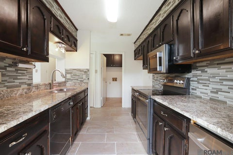 Townhouse For Sale - 4625 Parkoaks Dr #37<br/> Baton Rouge, LA 70816
