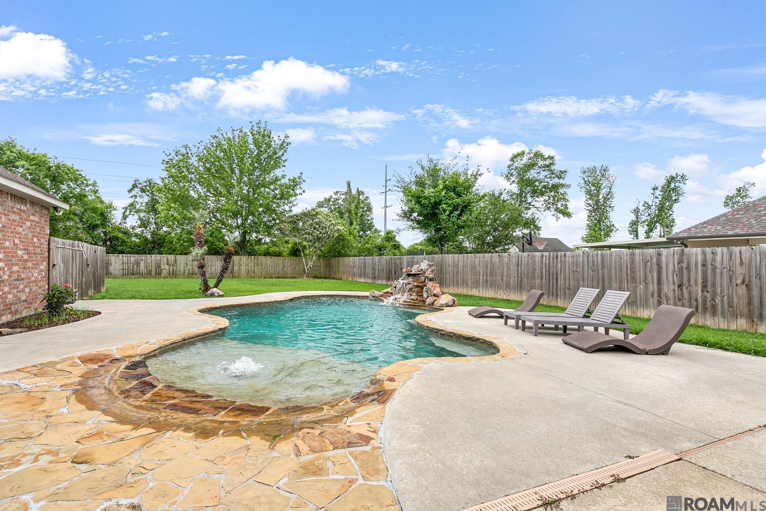 8818 Wyeth Dr, Denham Springs, Louisiana image 11