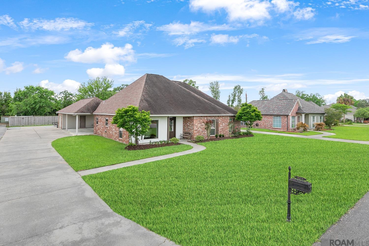 8818 Wyeth Dr, Denham Springs, Louisiana image 1