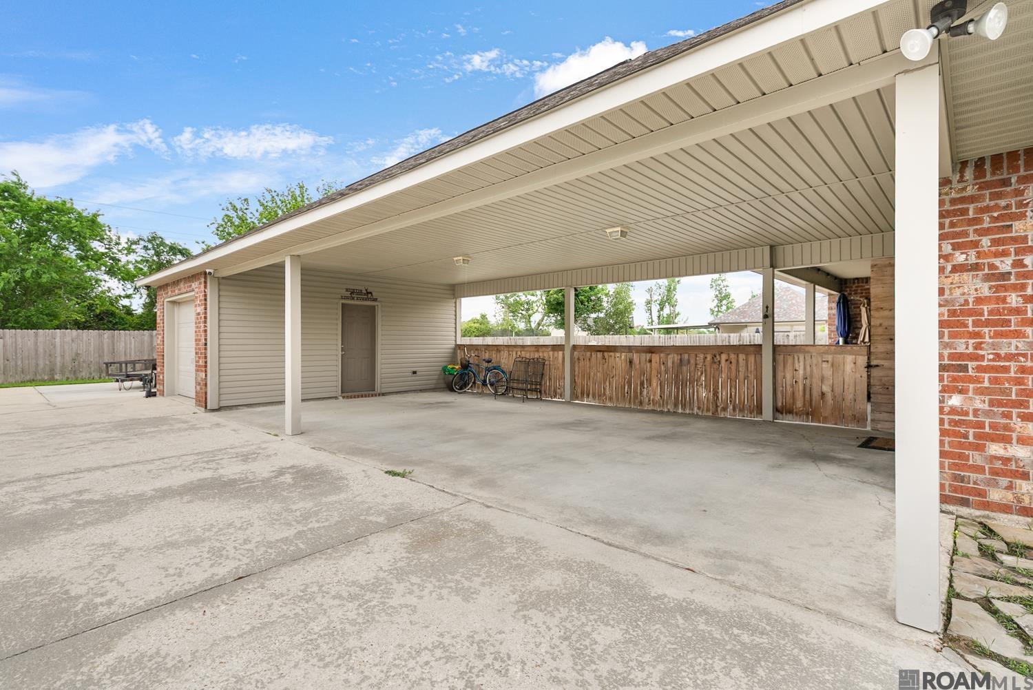 8818 Wyeth Dr, Denham Springs, Louisiana image 12