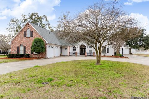Homes For Sale - 2145 Brittany Dr<br/> Port Allen, LA 70767