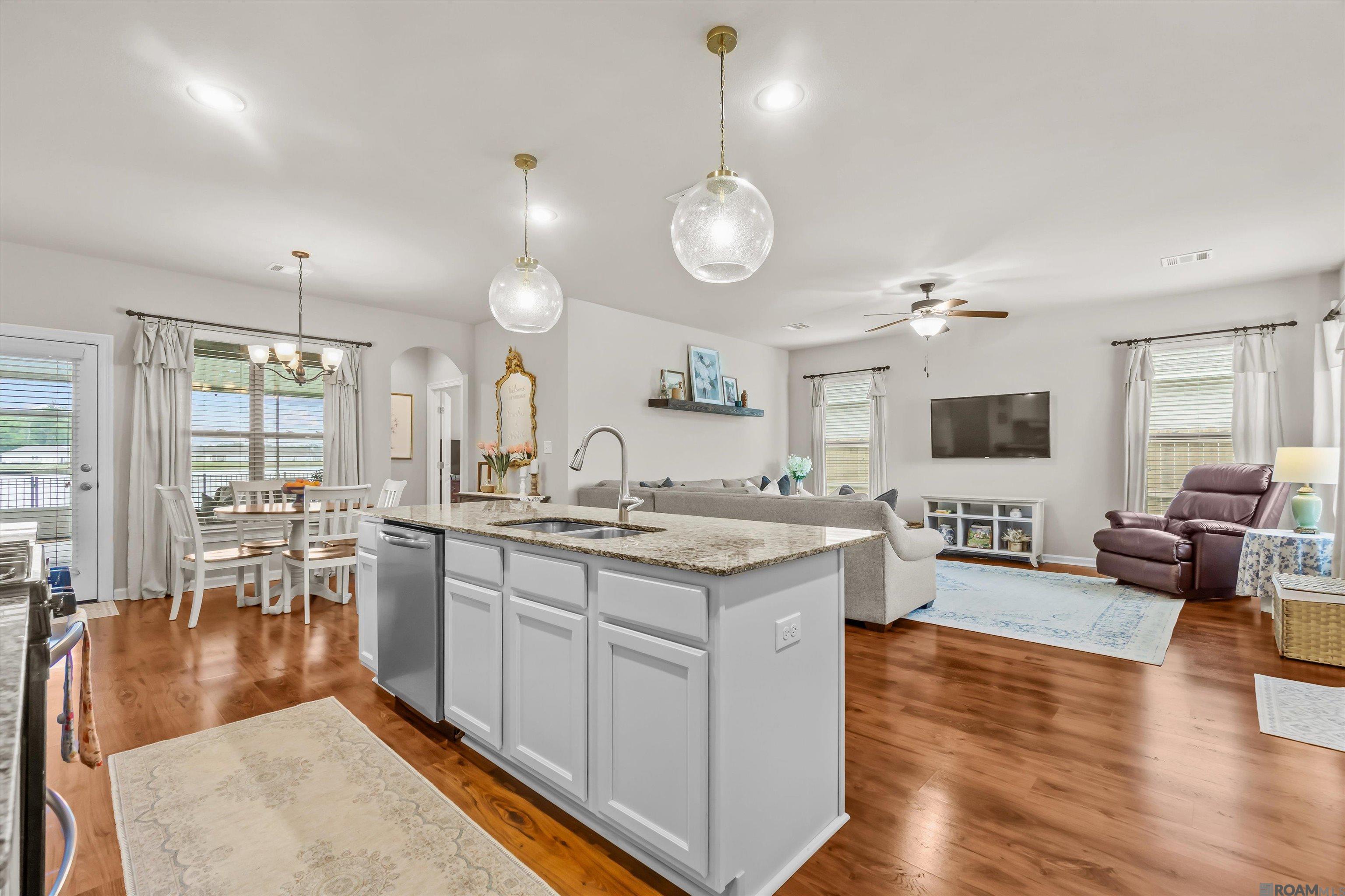 7823 W Pelican Lakes Ave, Baton Rouge, Louisiana image 5