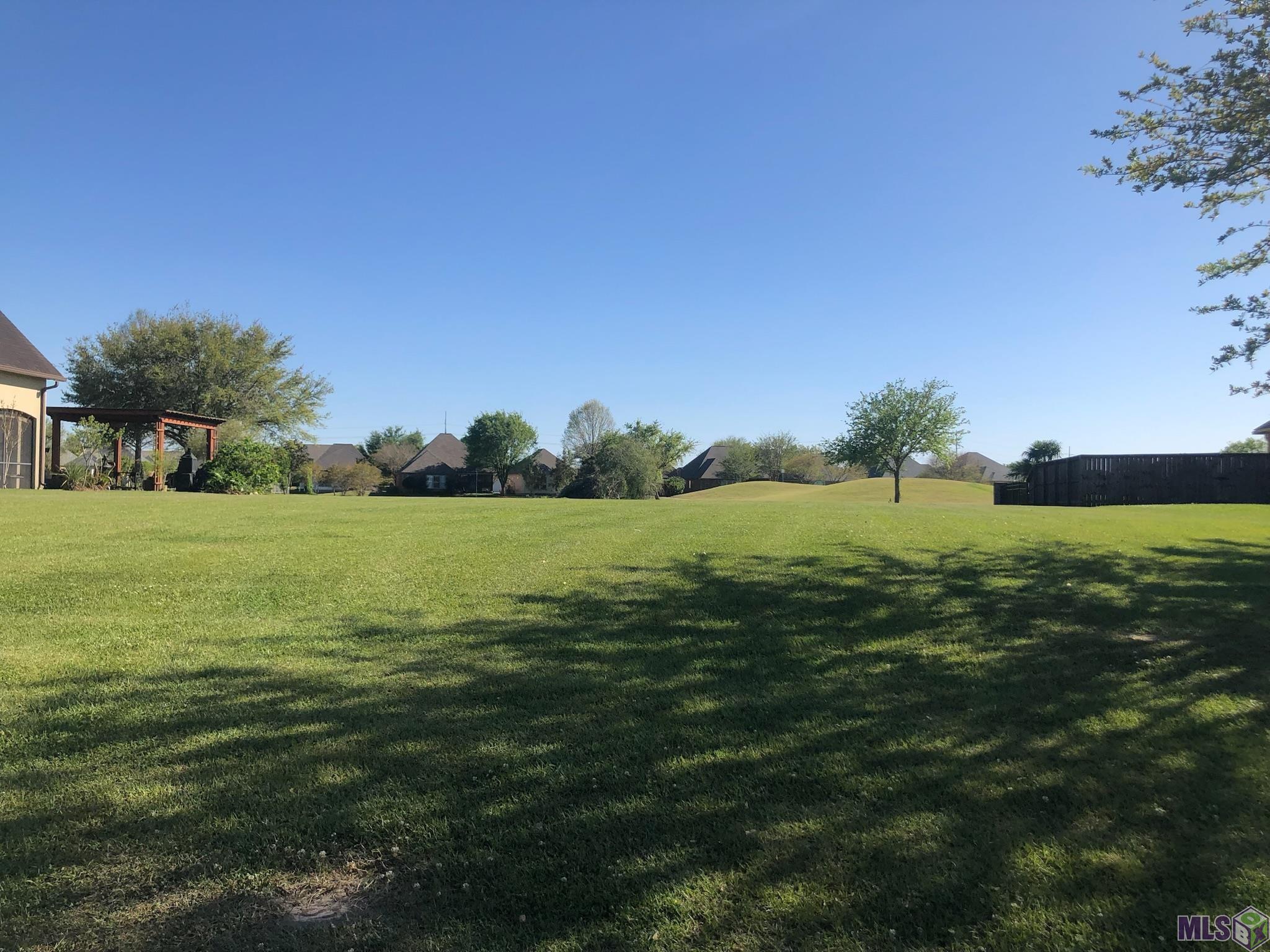 5448 Cypress Point Ln, Gonzales, Louisiana image 1