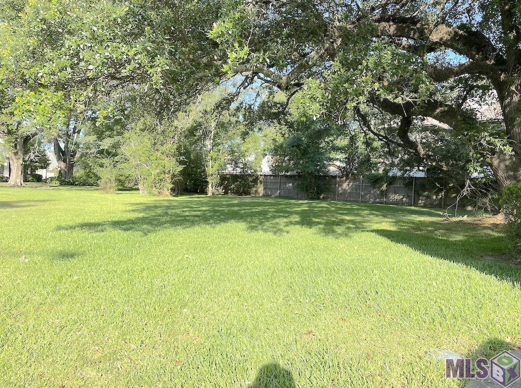 2212 Idle Oaks Dr, Baton Rouge, Louisiana image 1