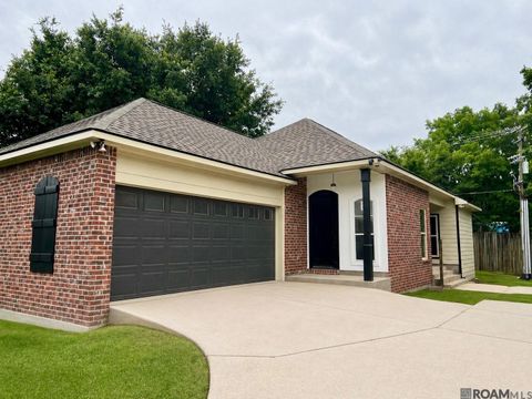 Homes For Sale - 2734 S Faircrest Ct<br/> Baton Rouge, LA 70816