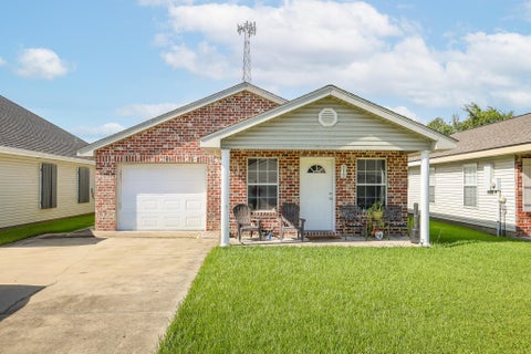 Homes For Sale - 212 Jolie Oaks Blvd<br/> Thibodaux, LA 70301