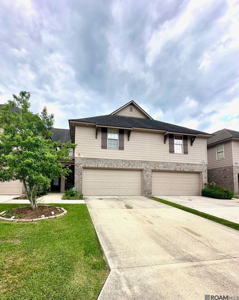 Townhouse For Rent - 18163 Pinehurst Dr<br/> Ascension County, Prairieville, LA 70769