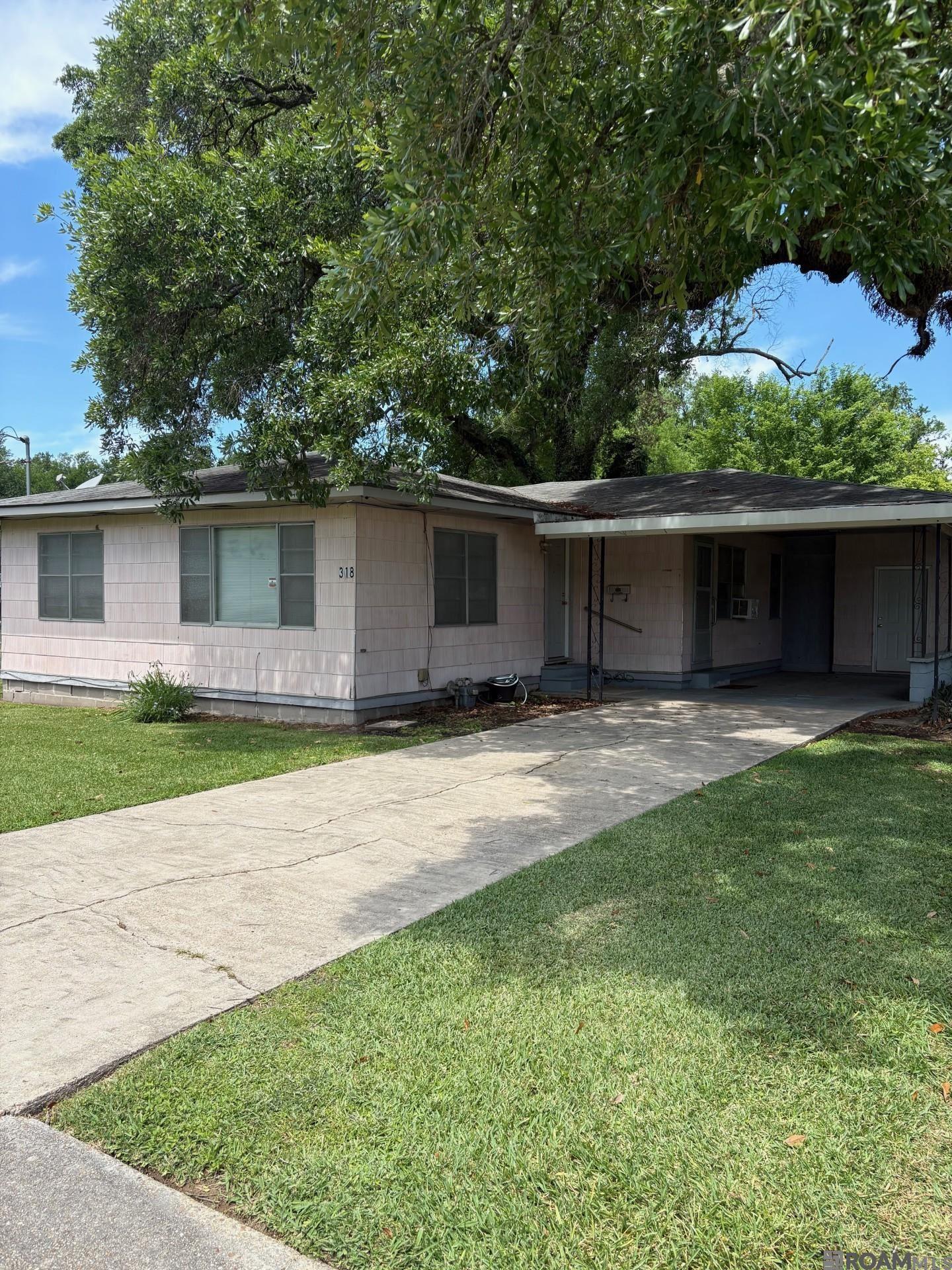 318 W Ascension St