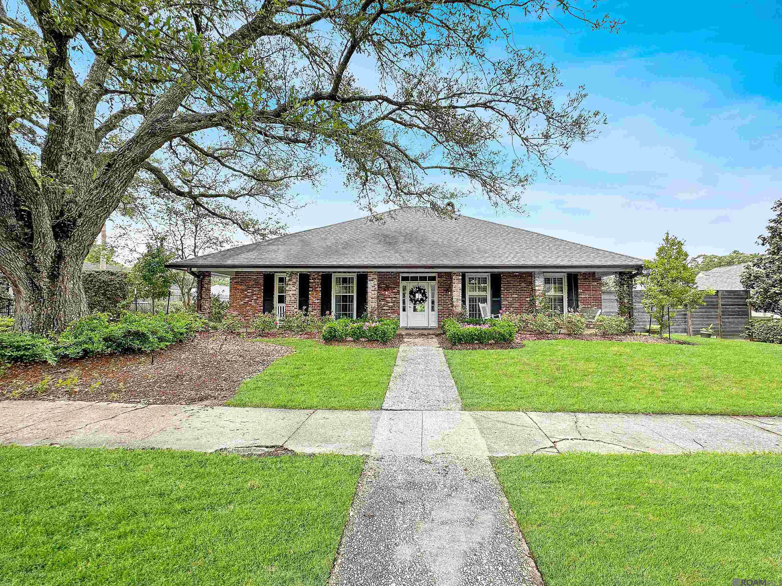 305 Woodstone Dr, Baton Rouge, Louisiana image 2
