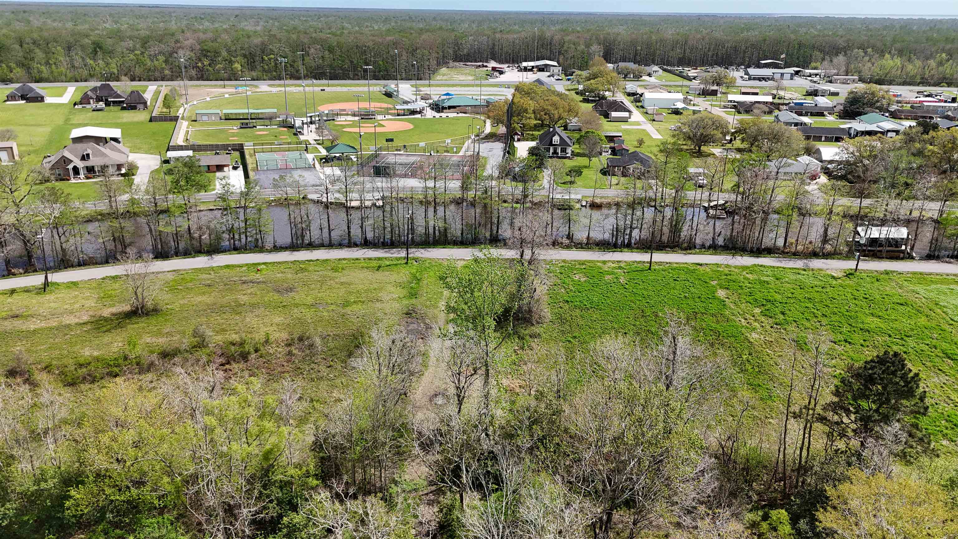 634 Bayou Dr, Pierre Part, Louisiana image 4