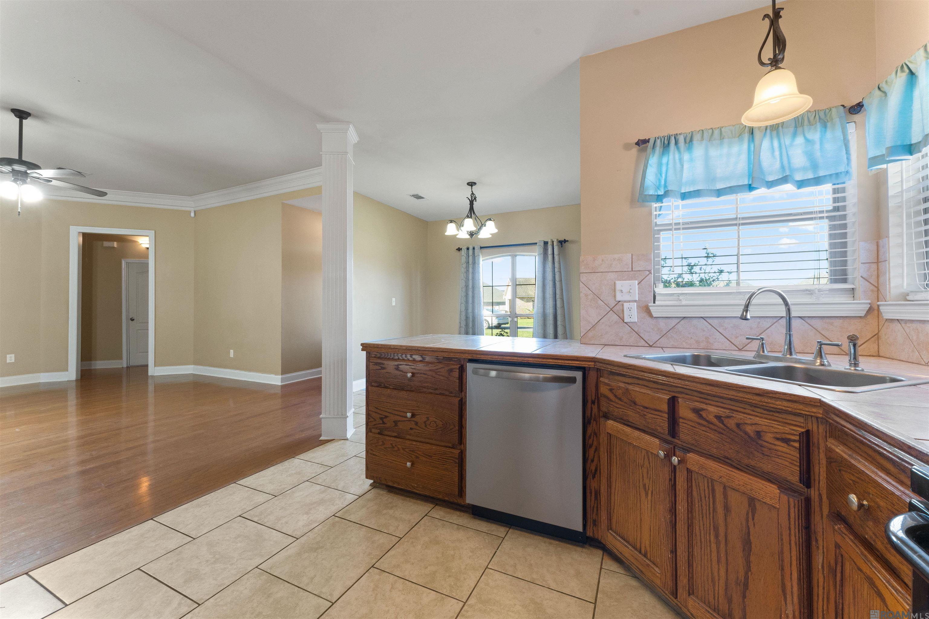 34175 Hawks Cove, Denham Springs, Louisiana image 5