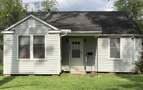 Homes For Sale - 808 Westend Dr<br/> Pointe Coupee County, New Roads, LA 70760