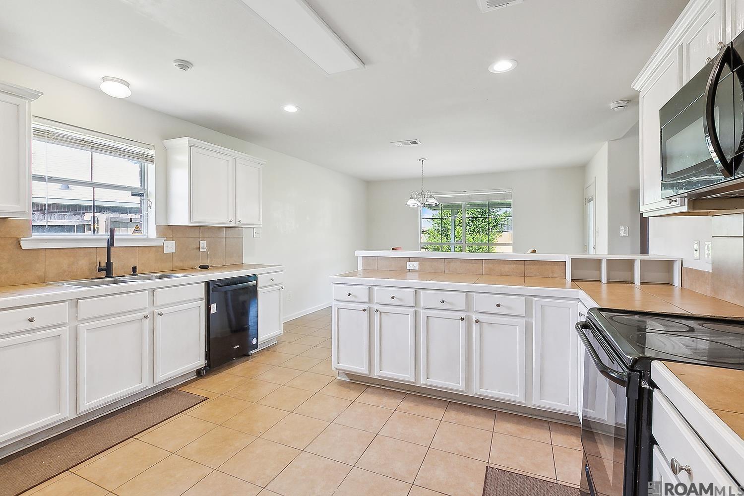 26028 Wimbledon Ave, Denham Springs, Louisiana image 8