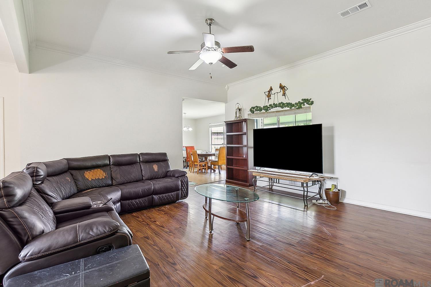 26028 Wimbledon Ave, Denham Springs, Louisiana image 4