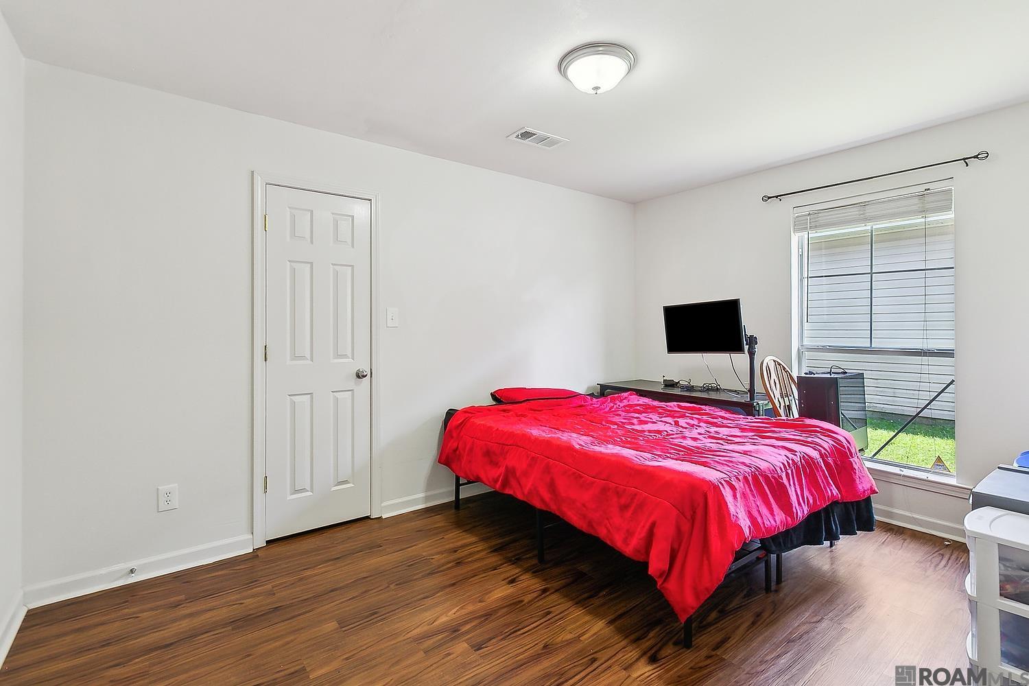 26028 Wimbledon Ave, Denham Springs, Louisiana image 12