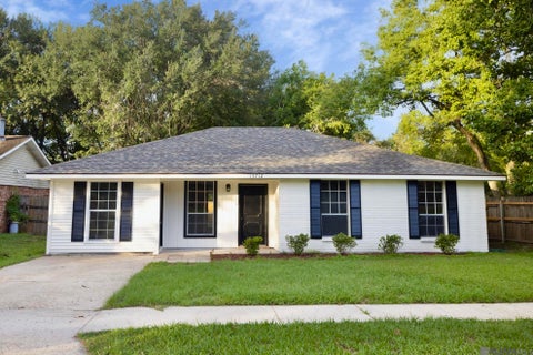 Homes For Sale - 13712 Basin Ct<br/> Baton Rouge, LA 70810