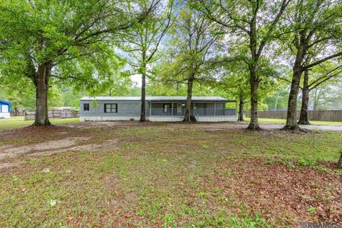 Mobile Home For Sale - 26800 Kelli Dr<br/> Denham Springs, LA 70726