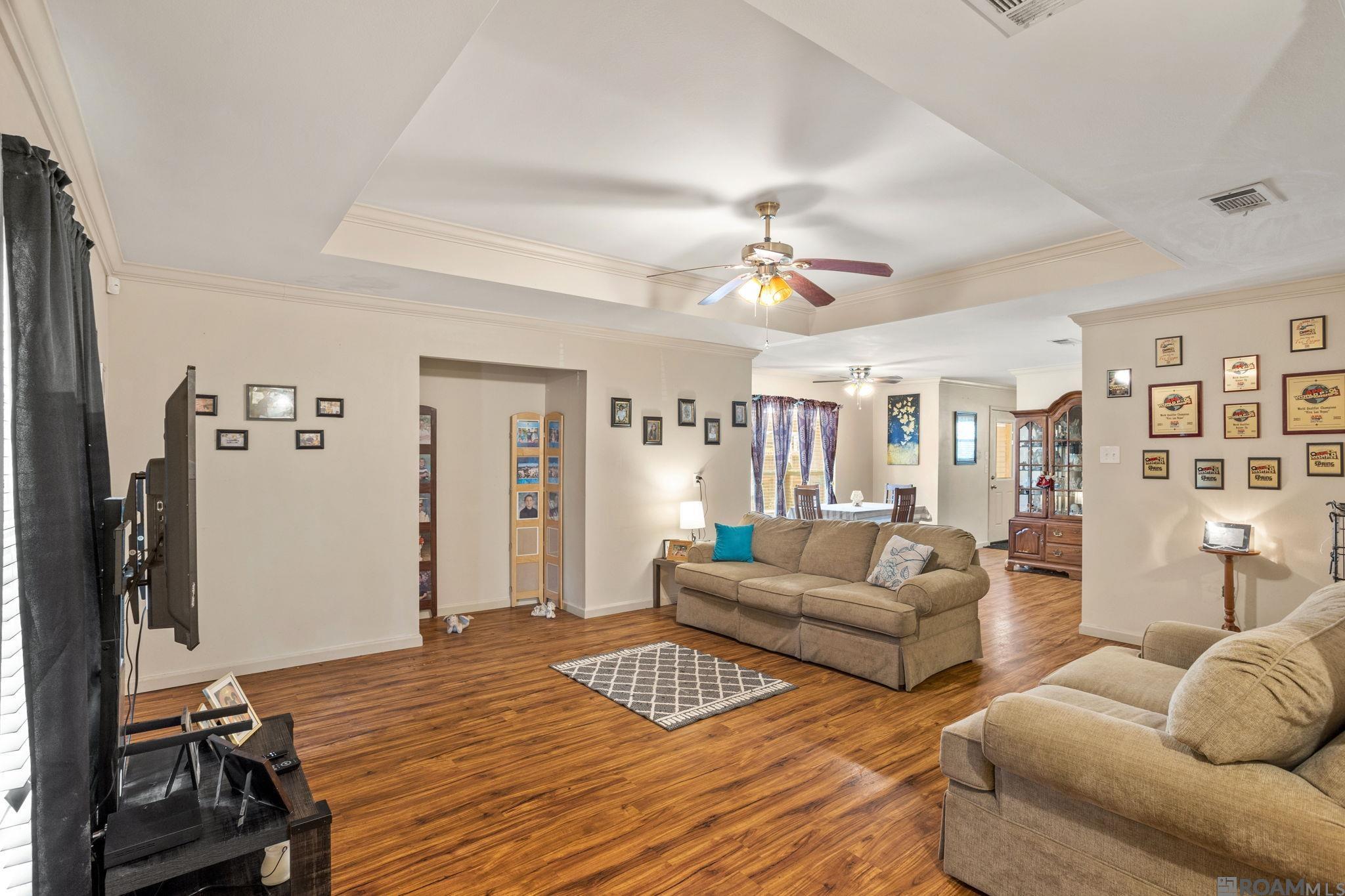 943 Durnin Dr, Denham Springs, Louisiana image 3