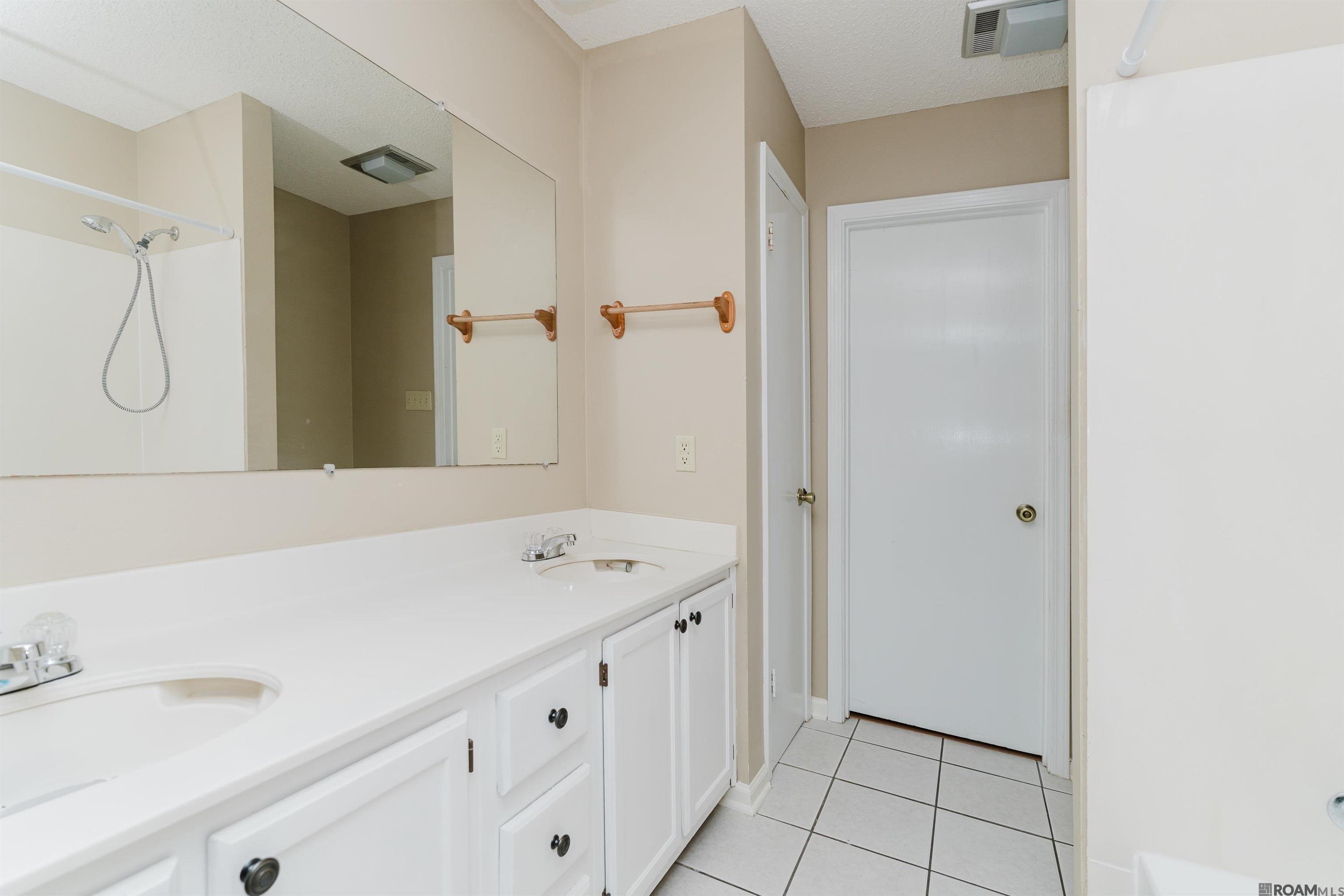 910 W Macci St #B, Gonzales, Louisiana image 12