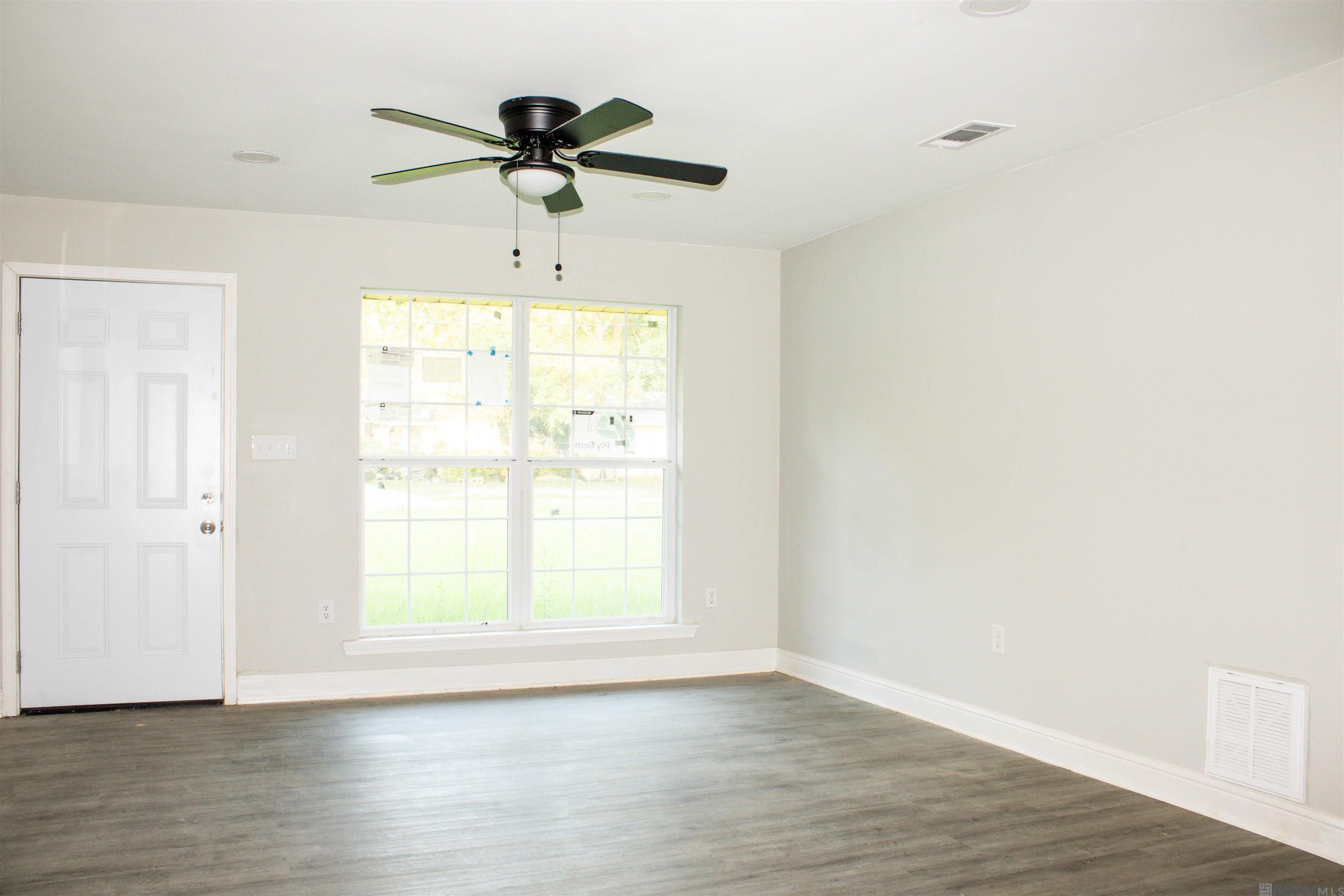 1321 N Woodcrest Ave, Denham Springs, Louisiana image 5