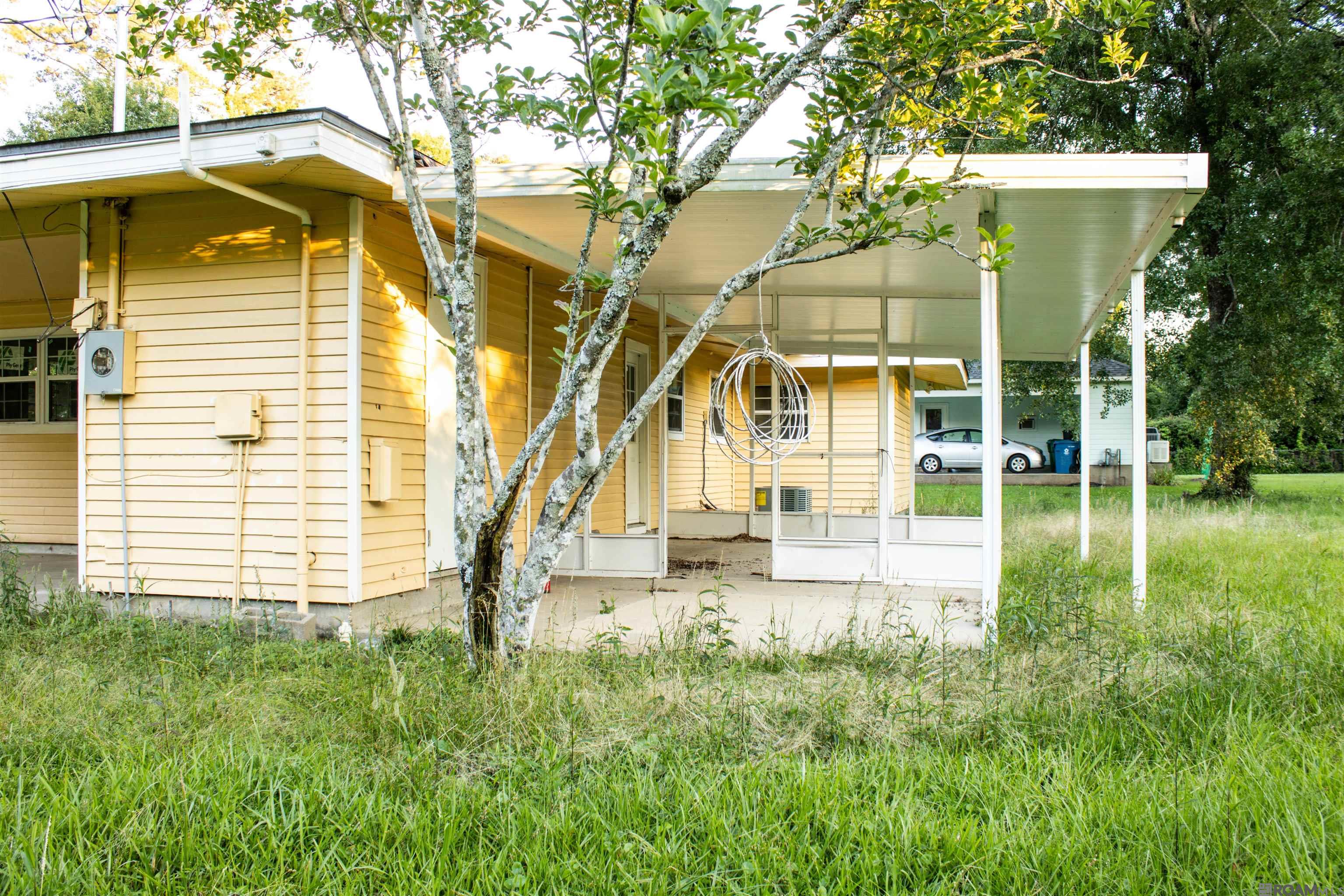 1321 N Woodcrest Ave, Denham Springs, Louisiana image 3