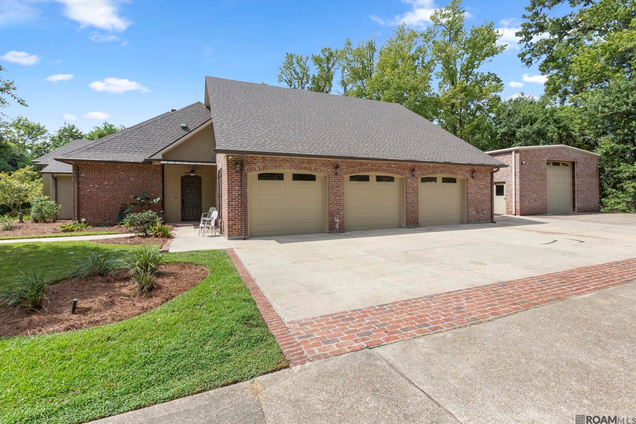 3032 Drusilla Ln