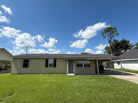 Homes For Sale - 146 Bayou Vista Drive<br/> Thibodaux, LA 70301