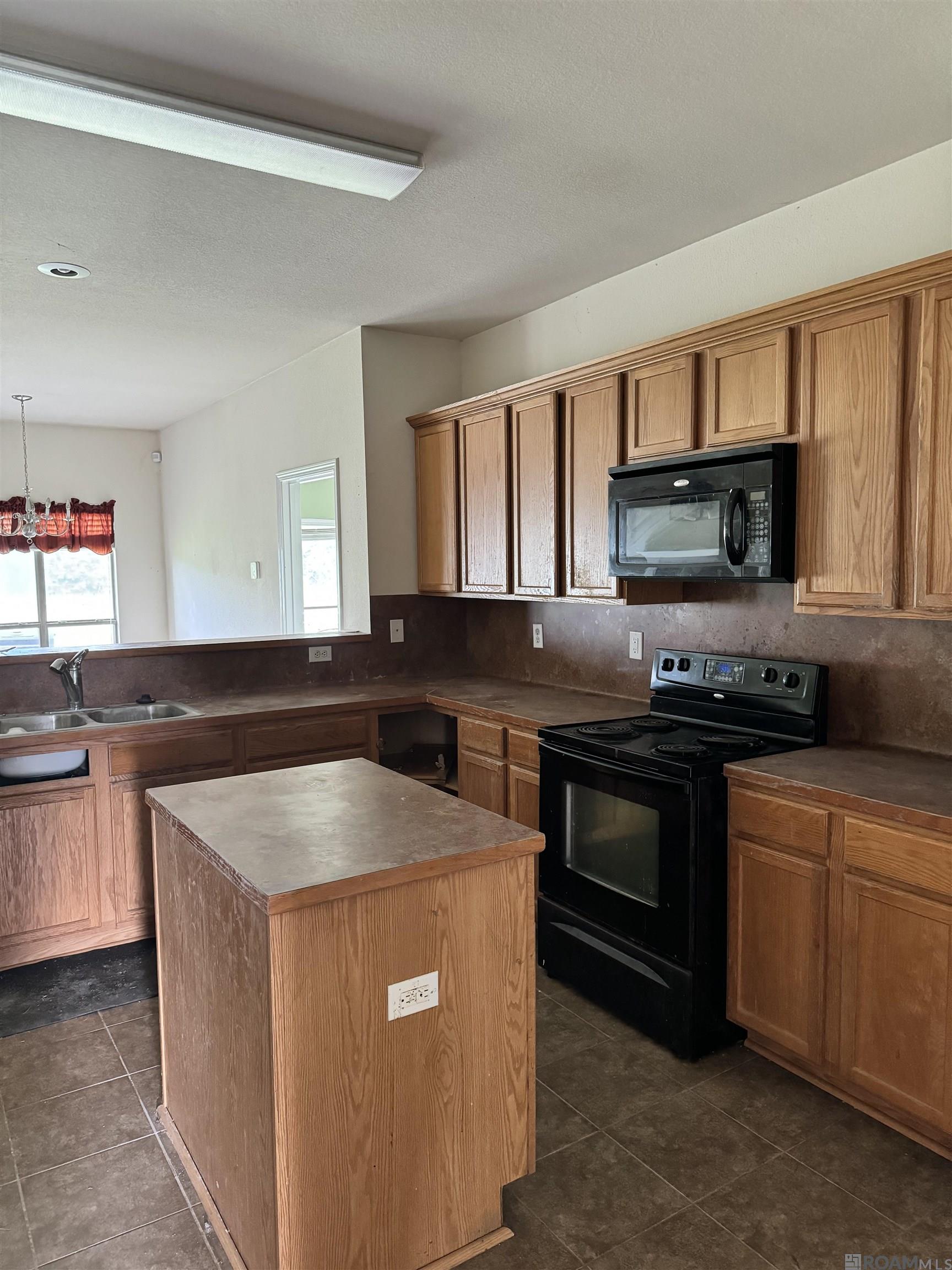 11066 Iberia Dr, Denham Springs, Louisiana image 4