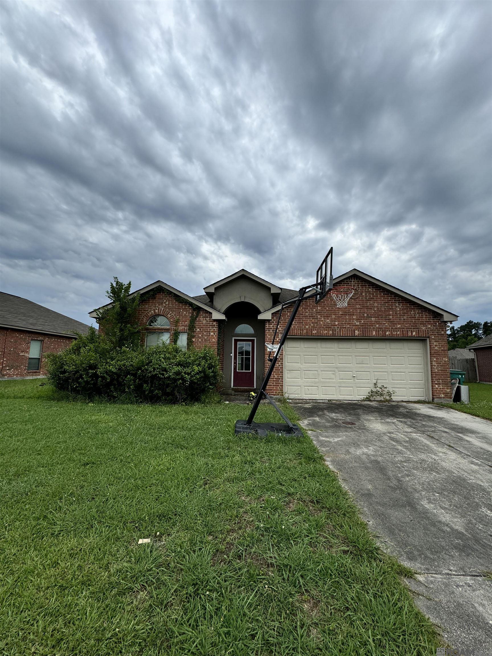 11066 Iberia Dr, Denham Springs, Louisiana image 1