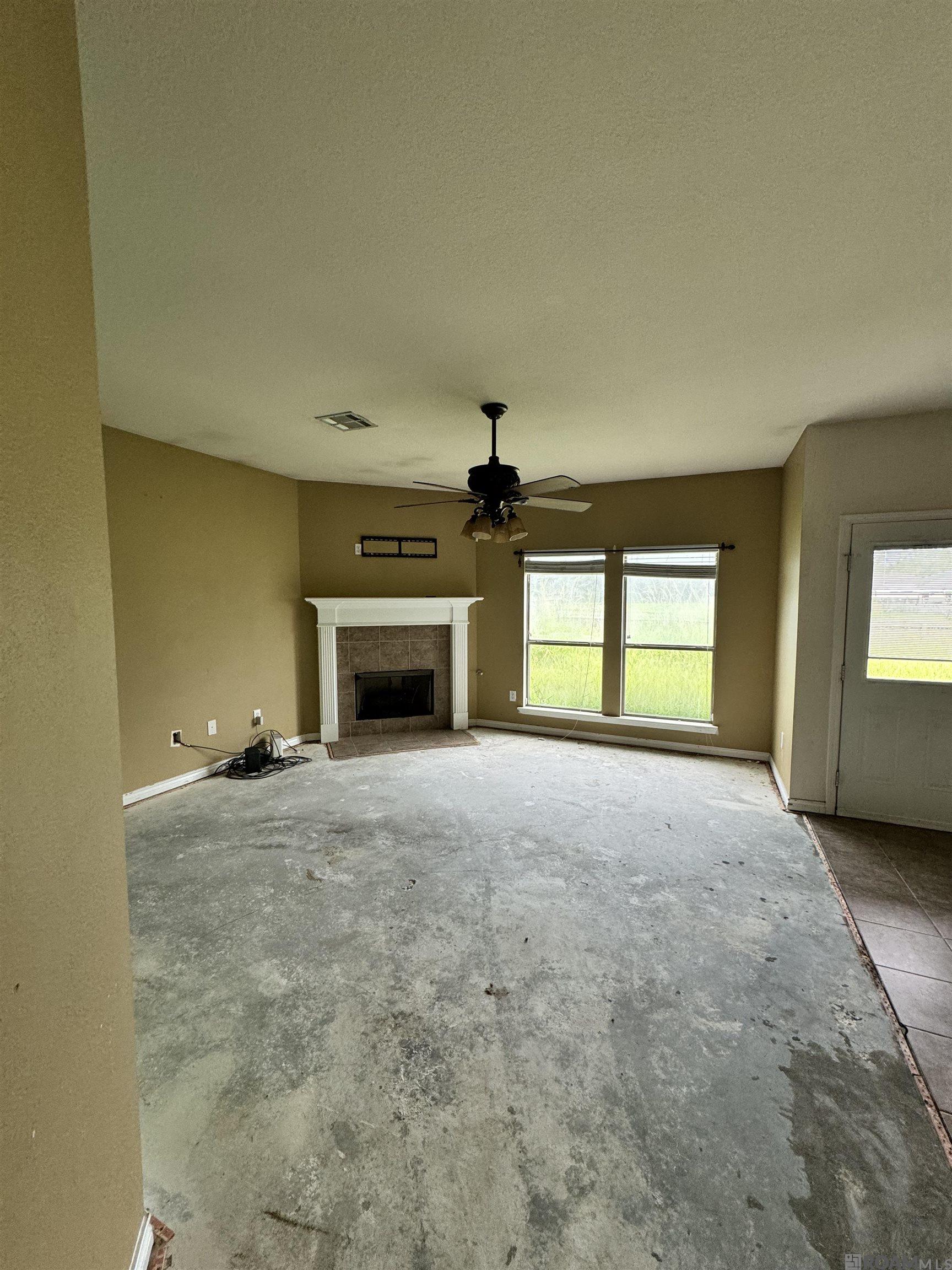11066 Iberia Dr, Denham Springs, Louisiana image 3