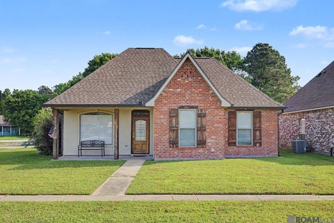 Homes For Sale - 9305 Rue De Benoit<br/> Denham Springs, LA 70706