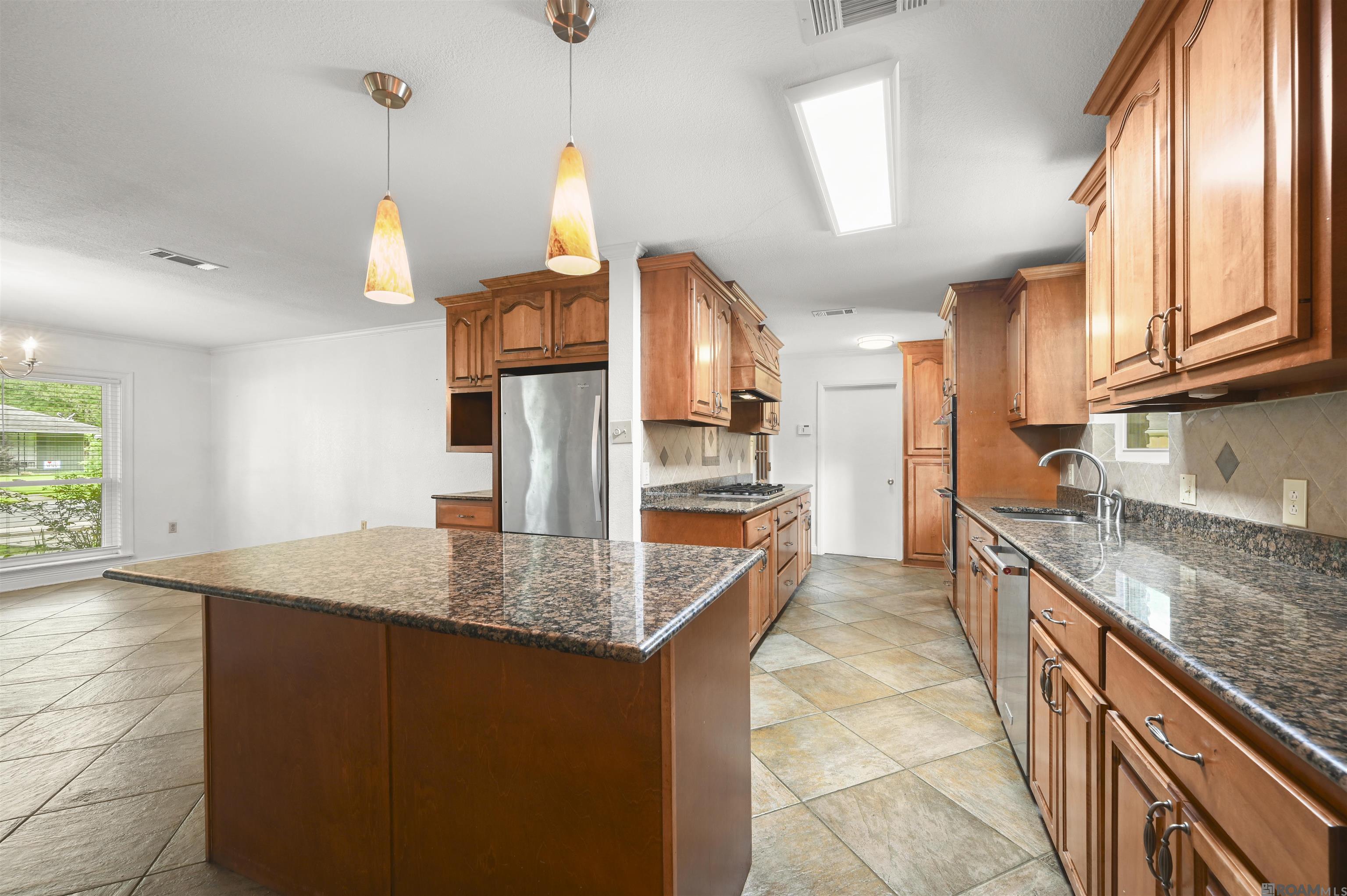 Photo 1 of 36 — 1951 Shawn Dr, Baton Rouge, LA 70806