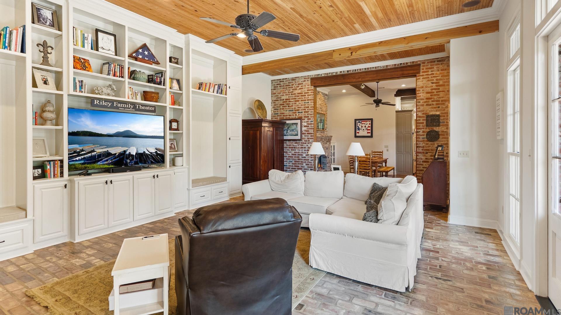 17427 E Club View Ct