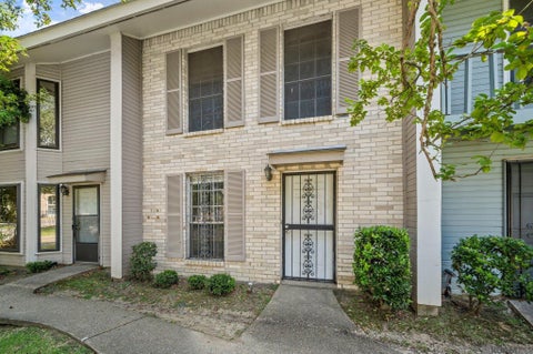 Townhouse For Sale - 1793 Blvd De Province #D<br/> Baton Rouge, LA 70816