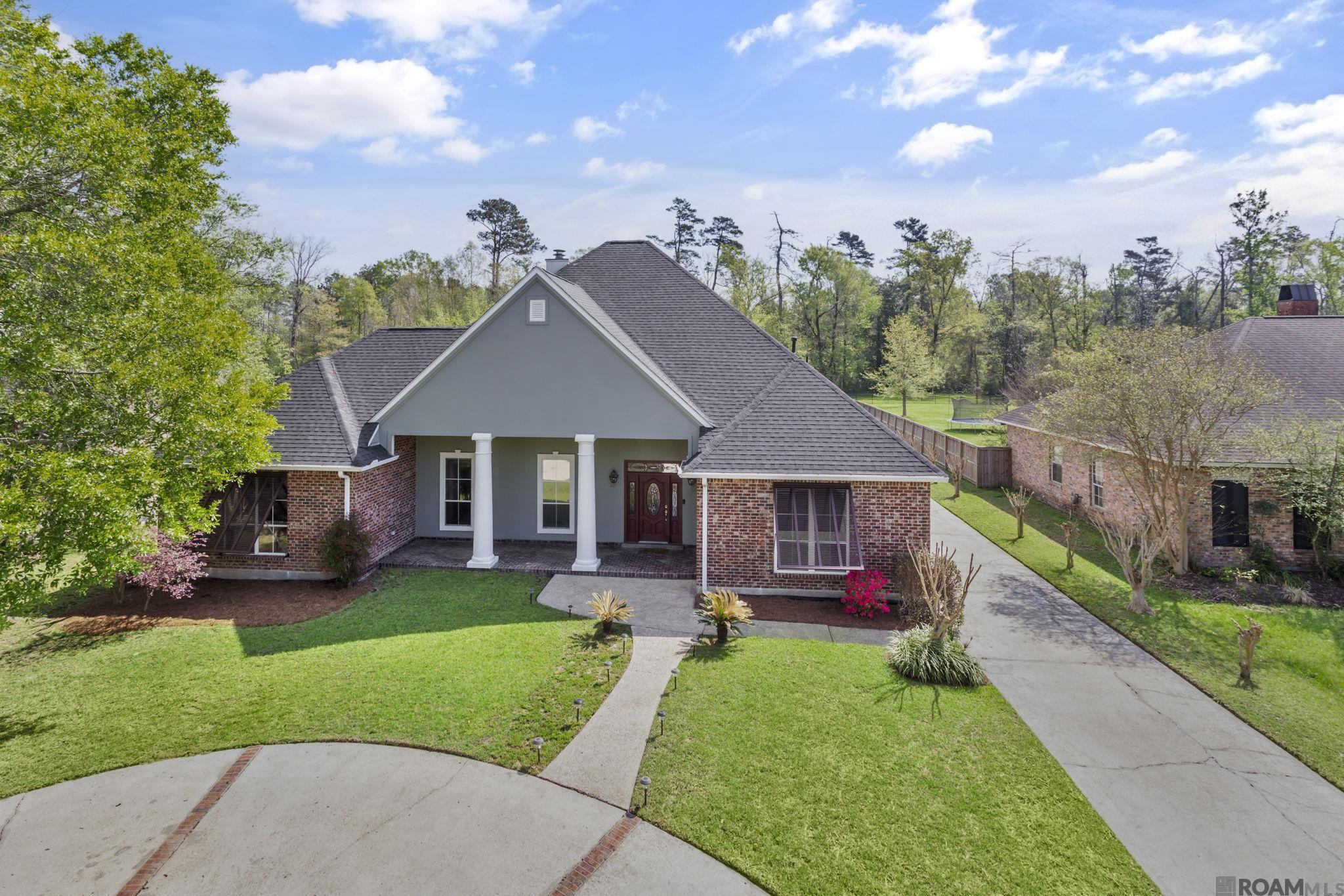 35130 Stonecastle Drive, Denham Springs, Louisiana image 1
