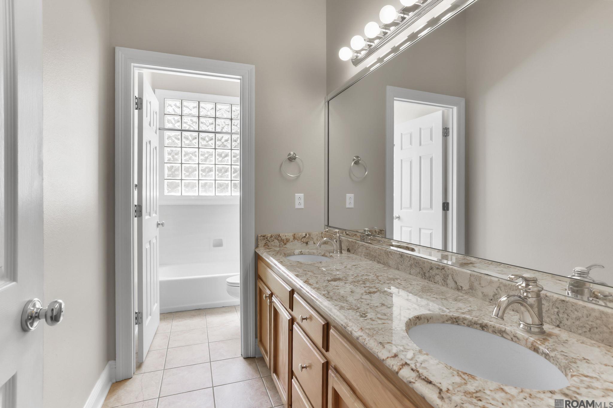 35130 Stonecastle Drive, Denham Springs, Louisiana image 18