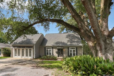 Homes For Sale - 4613 Tupello St<br/> Baton Rouge, LA 70808