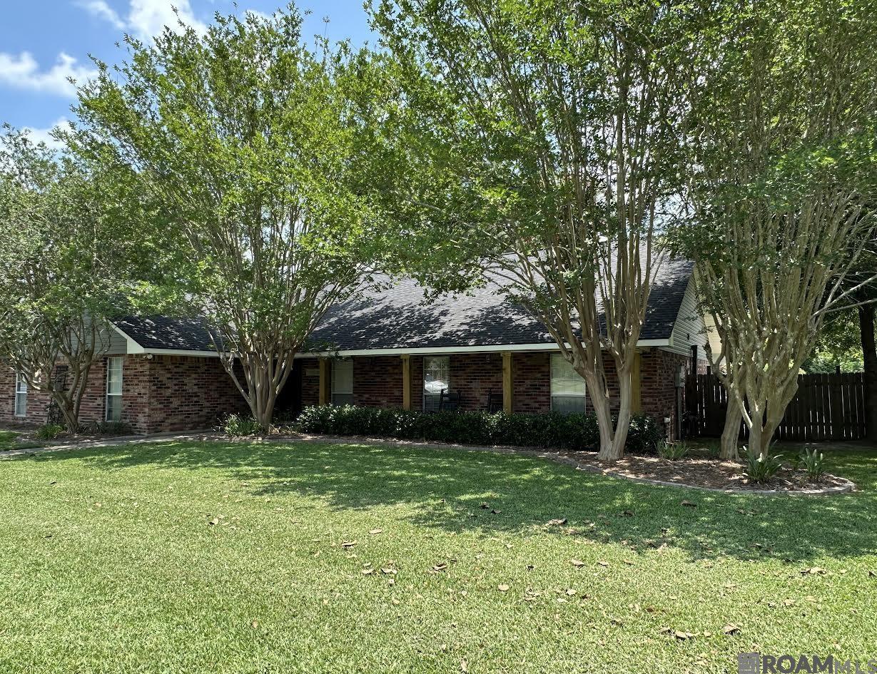5842 Sophie Anne Dr, Zachary, Louisiana image 2