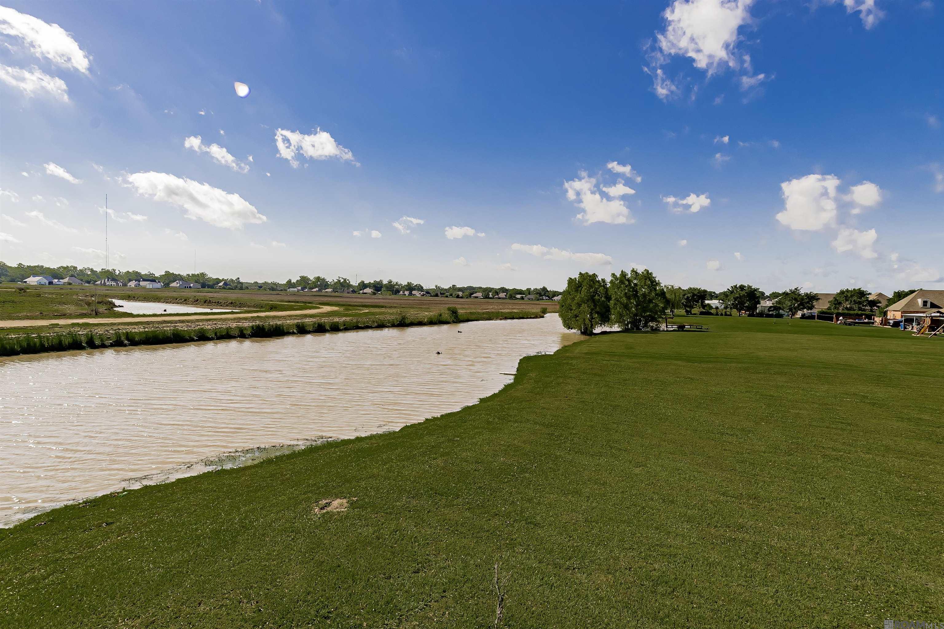 323 Silvery Ln, Port Allen, Louisiana image 35