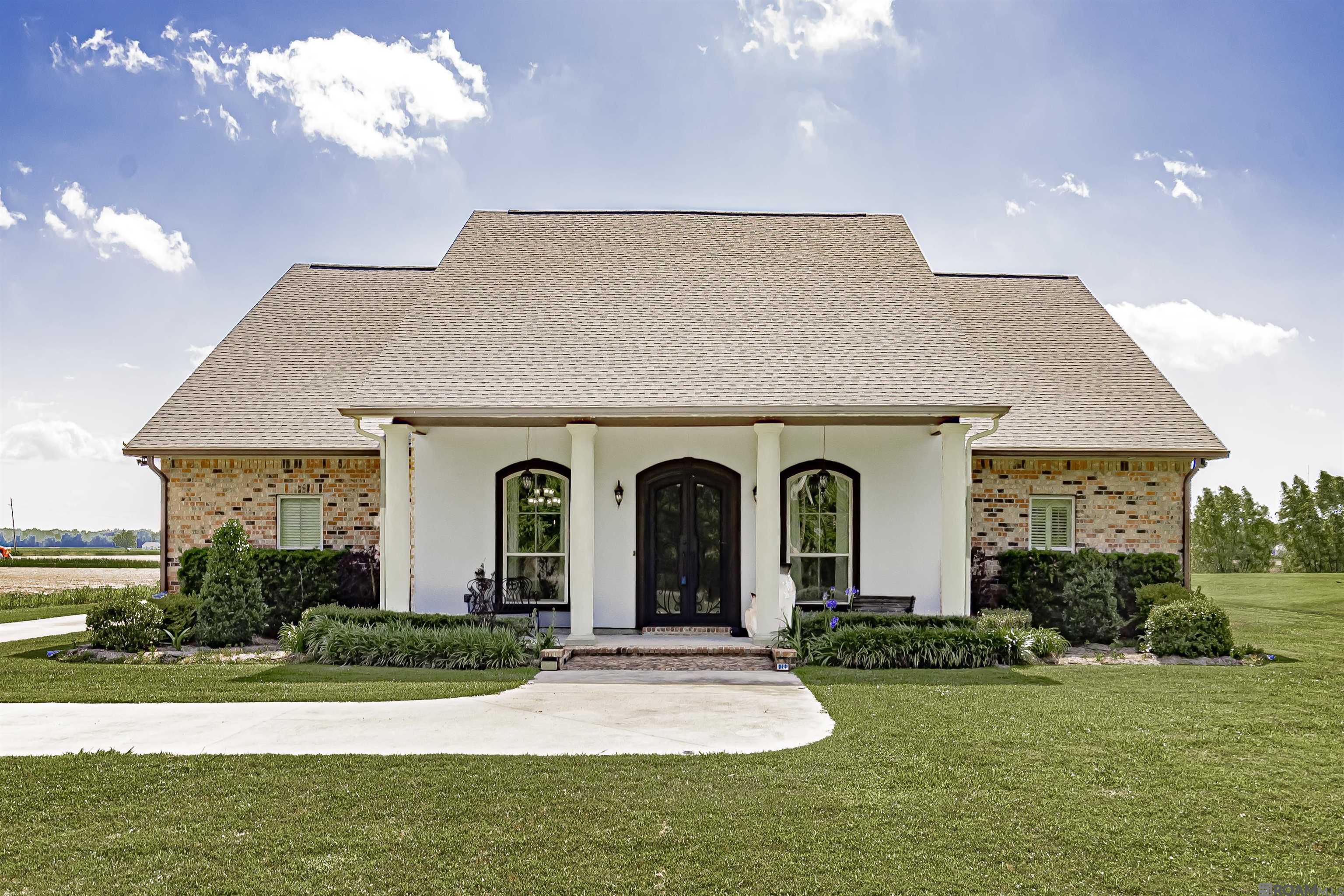 323 Silvery Ln, Port Allen, Louisiana image 1