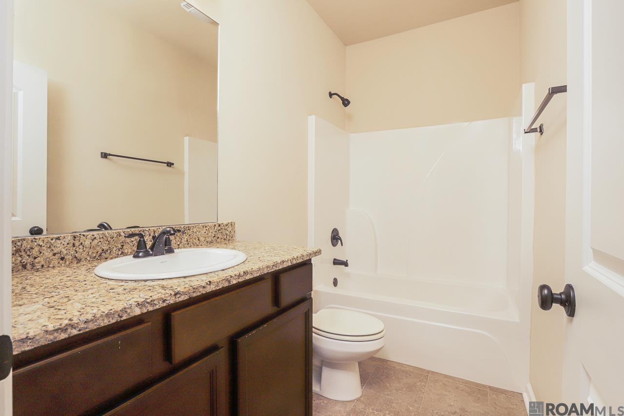 8663 Hackberry Ridge Ave, Zachary, Louisiana image 15