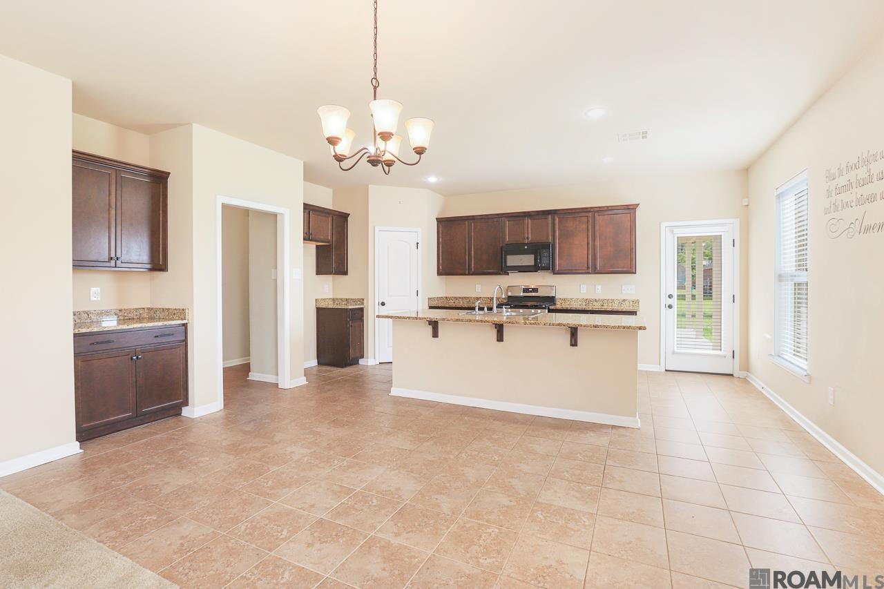 8663 Hackberry Ridge Ave, Zachary, Louisiana image 2