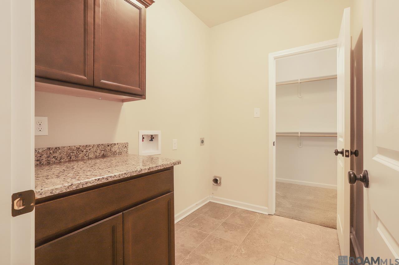 8663 Hackberry Ridge Ave, Zachary, Louisiana image 7