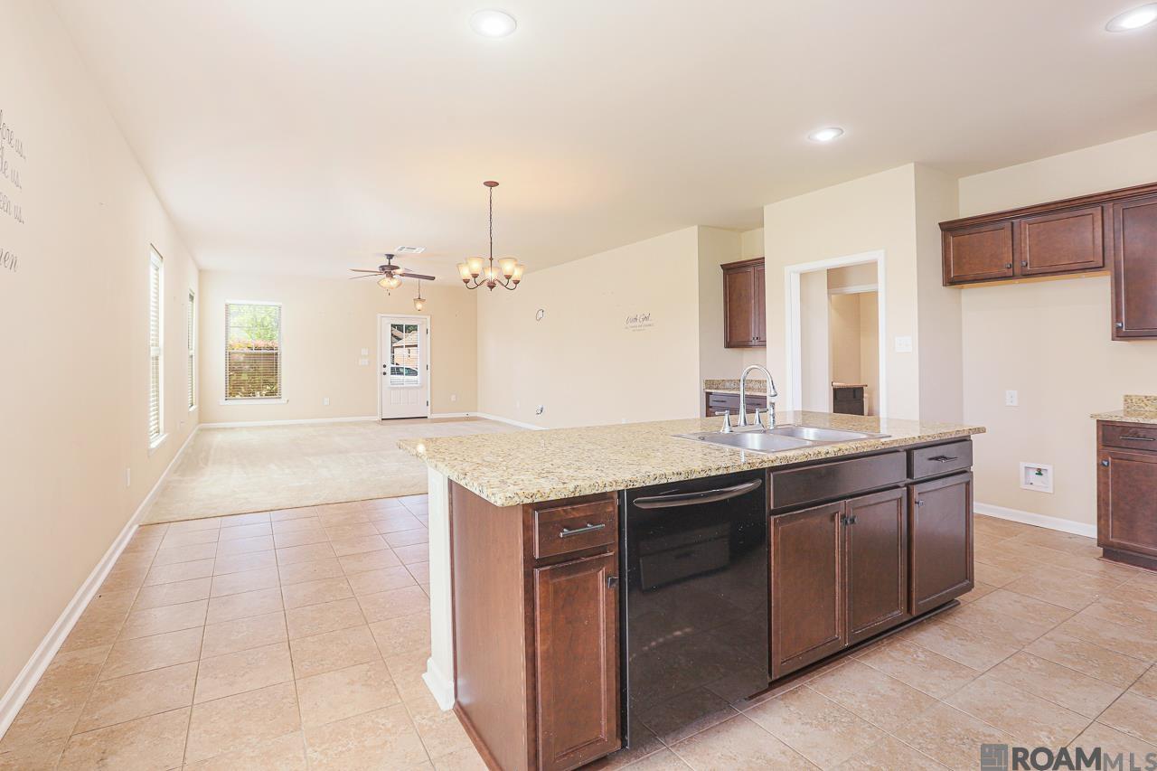 8663 Hackberry Ridge Ave, Zachary, Louisiana image 4