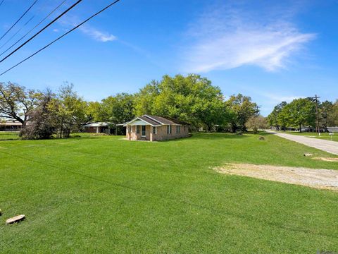 Vacant Land For Sale - 13409 La Hwy 44<br/> Ascension County, Gonzales, LA 70737