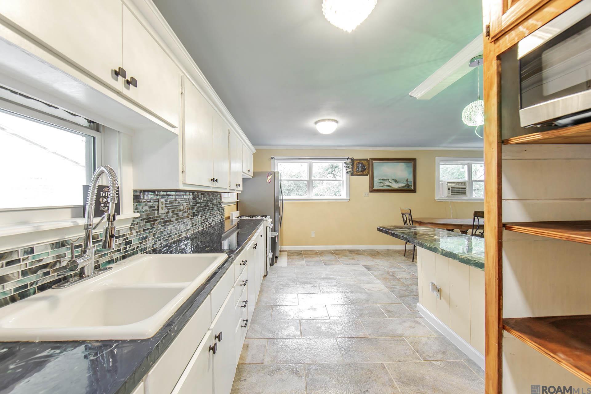 176 Holly Grove Dr, Grand Isle, Louisiana image 11