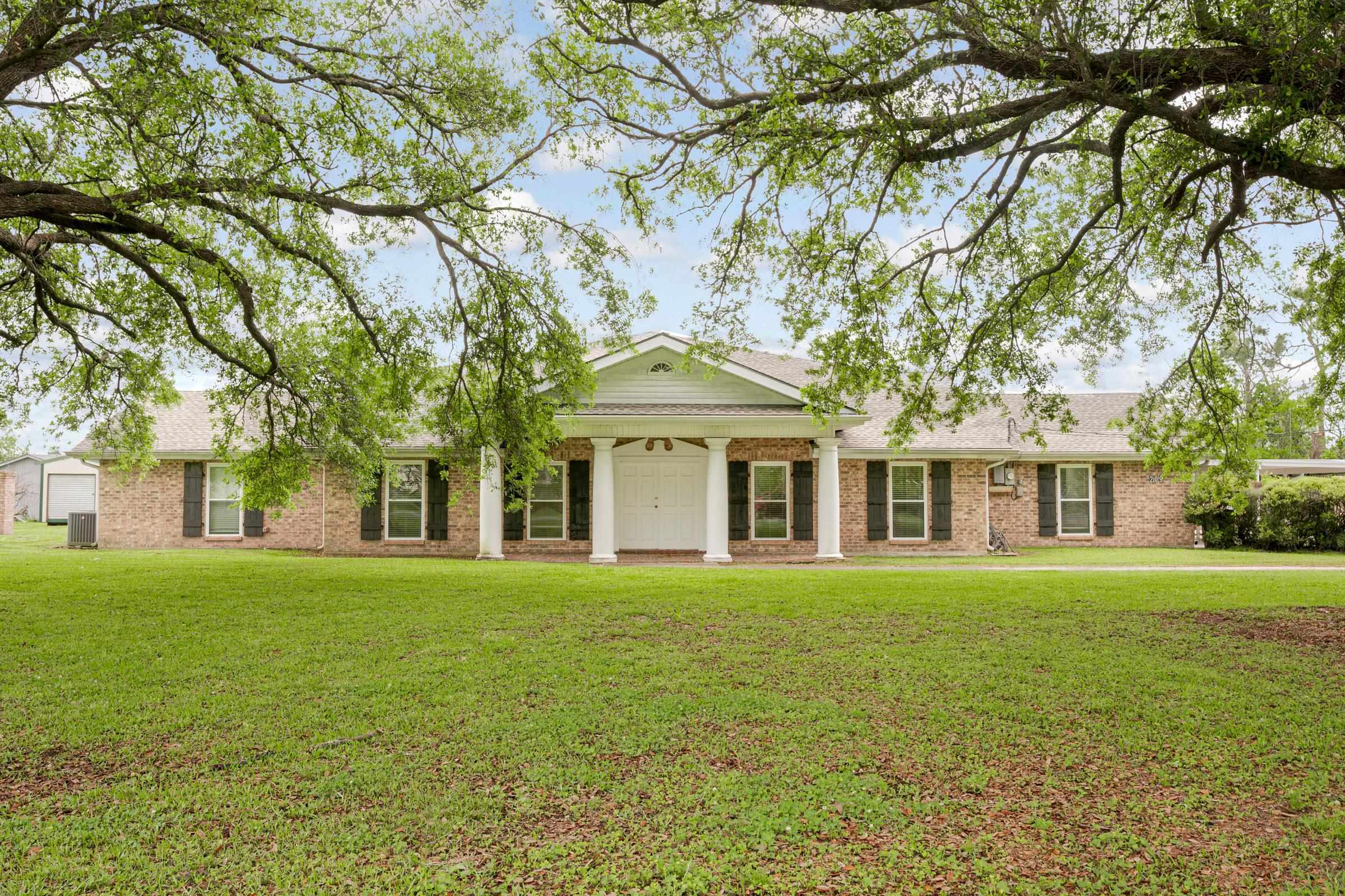 209 Country Estates Drive, Houma, Louisiana image 2