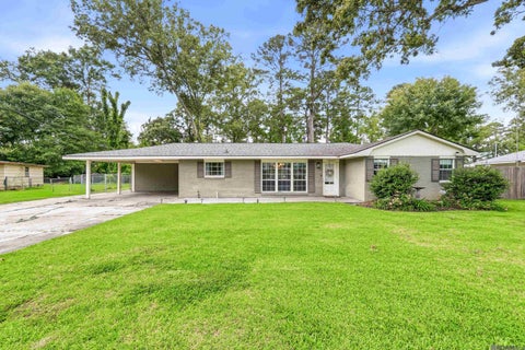 Homes For Sale - 17467 Abundance Dr<br/> Greenwell Springs, LA 70739